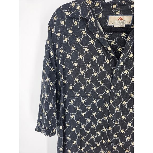 Chiamare Men's 1/2 Sleeve Collared Button Down Black Rayon Shirt Top Size L - Picture 2 of 4